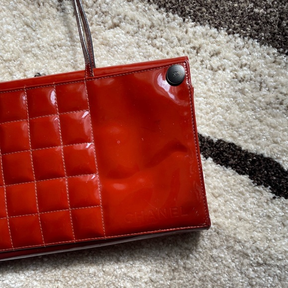 Red Chanel choco bar bag - Picture 4 of 10